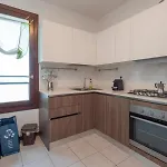 Appartamento Bicocca, Free Parking, Private Garage, Metro M5 200m, Garden, Kids & Pet Friendly *