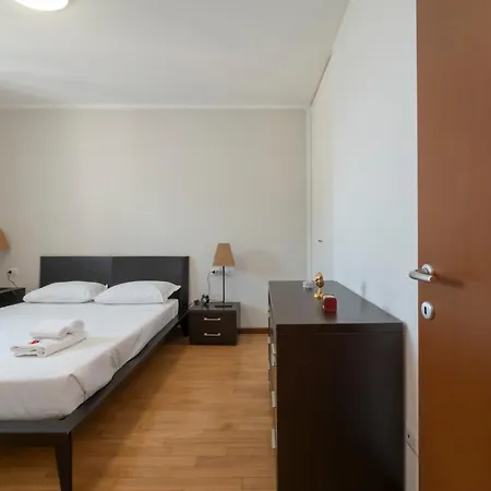 Bicocca, Free Parking, Private Garage, Metro M5 200m, Garden, Kids & Pet Friendly * Milano