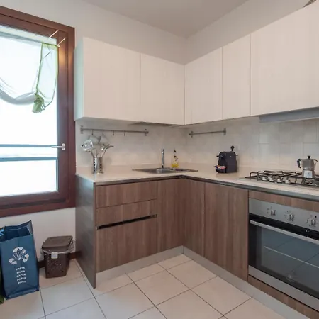 Appartement Bicocca, Free Parking, Private Garage, Metro M5 200m, Garden, Kids & Pet Friendly *