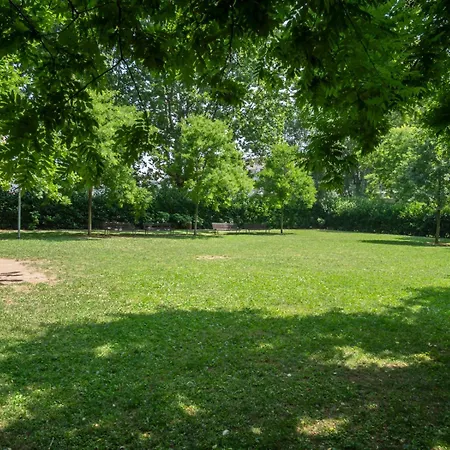 Bicocca, Free Parking, Private Garage, Metro M5 200m, Garden, Kids & Pet Friendly * Milaan