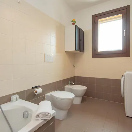Bicocca, Free Parking, Private Garage, Metro M5 200m, Garden, Kids & Pet Friendly *