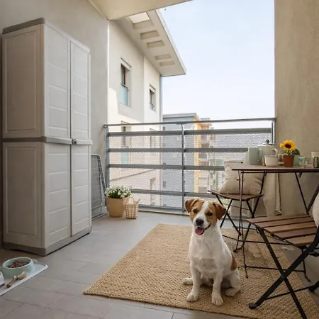 Bicocca, Free Parking, Private Garage, Metro M5 200m, Garden, Kids & Pet Friendly * Milaan